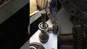 Джили МК коробка передач обзор инзутри