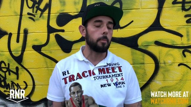 Graffiti Artist Calls Out Security Guard To Fight смотреть онлайн