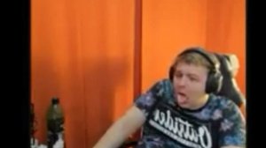 Пятерка издает странные звуки на протяжении 1 минуты