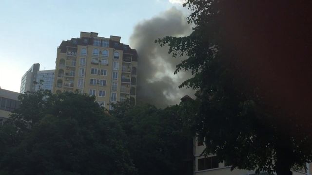 Пожар в Сочи 18.07.2016г. на ул. Цурюпы, 4 смотреть онлайн