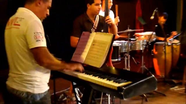 Cuba Hotel Playa Costa Verde Cuban band performing Holguin смотреть онлайн