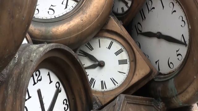 l'Accumulation d’Horloges, l'heure de Tous, Pierre Fernandez Armand, Gare Saint Lazare, Paris смотреть онлайн