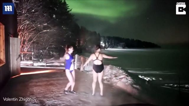 Amazing Light Pillars Spotted in Skies Over Russia 𝙡𝙞𝙣𝙠𝙨 𝙞𝙣 𝙙𝙚𝙨𝙘𝙧𝙞𝙥𝙩𝙞𝙤𝙣