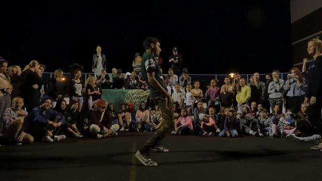 SUMMER GROOVE DANCE CAMP 2016 | WAACKING 1/4 | JULIAN HOCK vs НАВЕТКИНА МАРИНА (win)