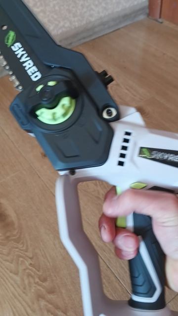 Бесщеточная цепная пила Skyred Technology.