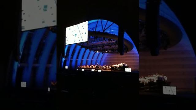 Koyaanisqatsi 1 - Phillip Glass Emsemble, LA Philharmonic & Master Chorale 7/23/09 Hollywood Bowl смотреть онлайн