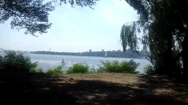 Ветер слабый, но когда скучно... смотреть онлайн