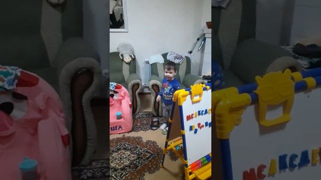 Наш ребенок!!! №86. Максимчик 2 года. Художник растёт. смотреть онлайн