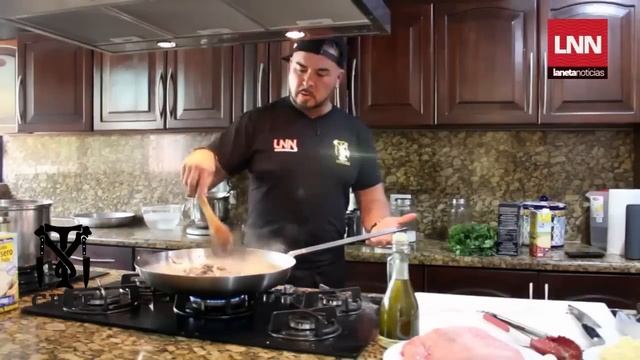 Spaguetti en Salsa Blanca con Langosta y Stroganoff para Guapos смотреть онлайн