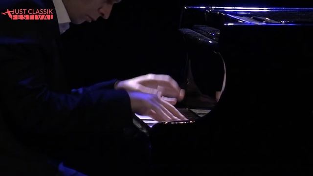 Sergei Rachmaninoff : Prelude No.2 in C Sharp Minor, op.3 / Just Classik Festival смотреть онлайн