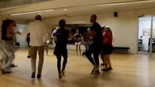 Cuban Salsa Beginner_Roberto & Chrissele_Latin Dance House_11Jan17 смотреть онлайн
