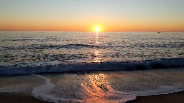 Романтика на пляже. Звуки волн. Romance on the beach. Sounds of waves. смотреть онлайн