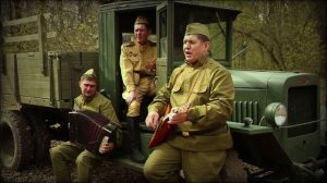 На поле танки грохотали.