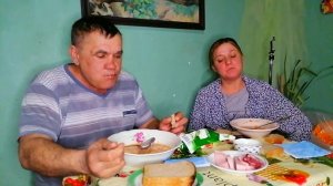 Не настоящий какой-то подсунули. Жизнь в деревне