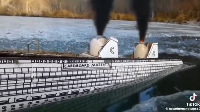 тонущий корабль
