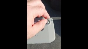 Квадрокоптер DJI mini 2 se Сумка для него Подготовка пульта управления и пропеллеров дрона к полёту