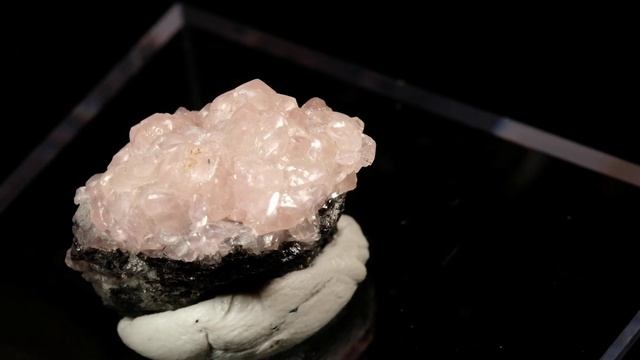 Smithsonite,Tsumeb Mine, Namibia смотреть онлайн