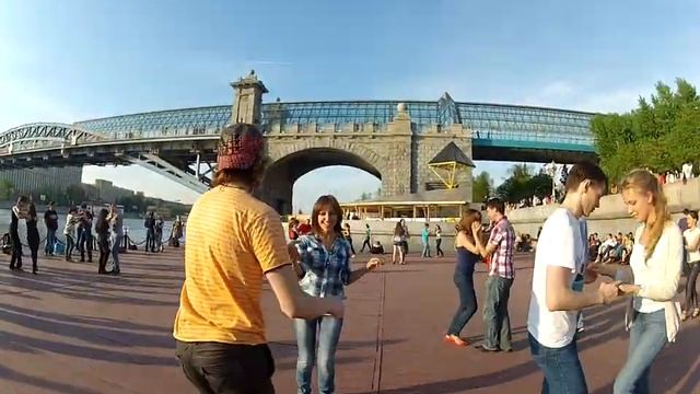 Сальса на мосту, Ира, Ренат, Вадим смотреть онлайн