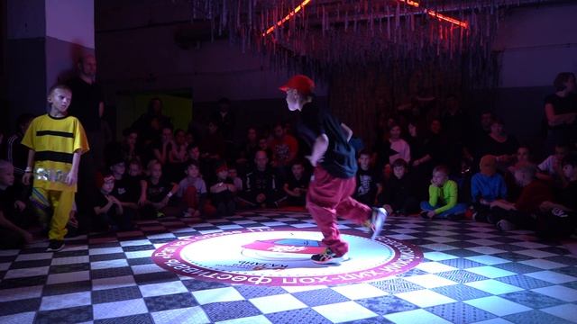 Торнадо vs Super fym | РЭП НА ГОЛОВЕ 11 | Babies 1x1 смотреть онлайн