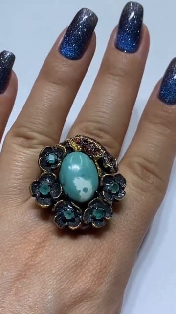 Кольцо с Бирюзой и изумрудами 19 размер смотреть онлайн