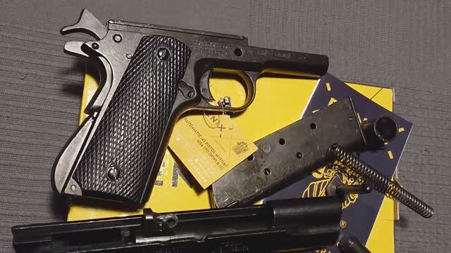 Пистолет Кольт м1911а1 разборный макет, Automatic pistol Colt M1911A1,USA 1911, Denix 1312 смотреть онлайн