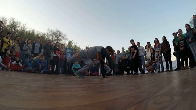 14 Пикачу vs Intention