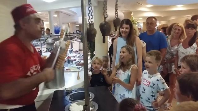 MagicLifeImperial Belek show with Icecream смотреть онлайн