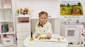 Sophie reads “Postman bear” by Julia Donaldson.