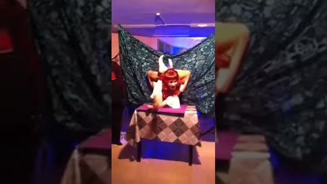 Ария Кармен в позе иога смотреть онлайн