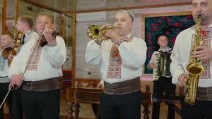 Музика популарэ молдовеняскэ  🎼🎻🪗🎷🔥 "Сырба пе пичорь"