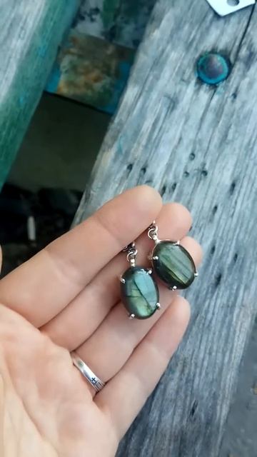 Серьги из лабрадора смотреть онлайн