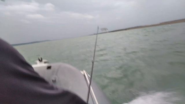 Вот тебе и щука)) Промокли насквозь в ливне . смотреть онлайн