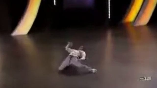 Парень пришел на шоу талантов  порвал зал  A guy came to the talent show broke hall смотреть онлайн