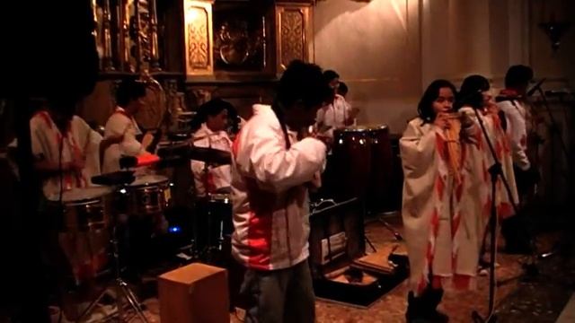 Concierto en Vélez-Málaga de los niños de la Sagrada Familia de Perú смотреть онлайн