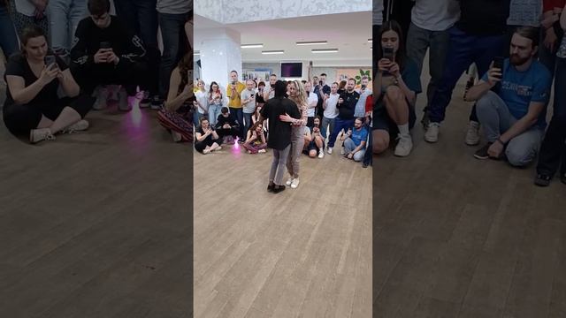 #танцуйпенза #пенза #kizomba поворот партнёрши с чачей у партнёра. 2) Точки смотреть онлайн