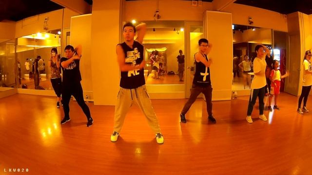 Disco Xuan Waacking Cherry Laine - Catch The Cat смотреть онлайн