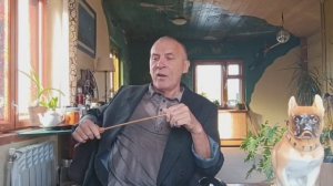 Один на другого грехи сва¬ливает, а механизм — труха, а атмосфера зловония полна. Дух74