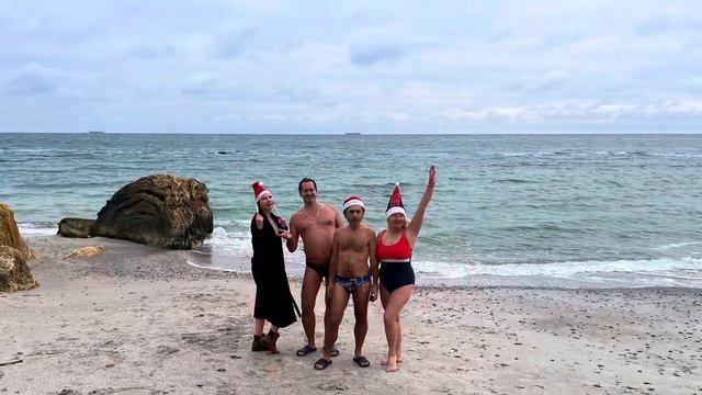 Деды Морозы в море?! смотреть онлайн