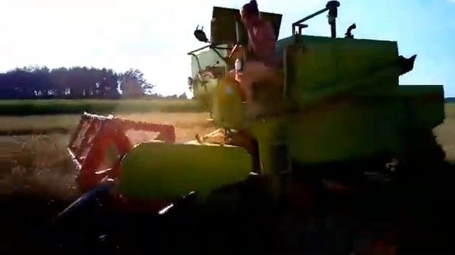 Зерноуборочный комбайн Claas Compact 25