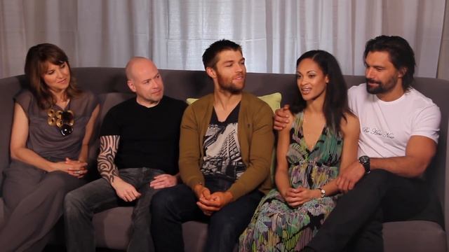 Liam McIntyre, Lucy Lawless & "Spartacus" Cast Dishes Final Season, Big Bang Ending at Comic-Con смотреть онлайн