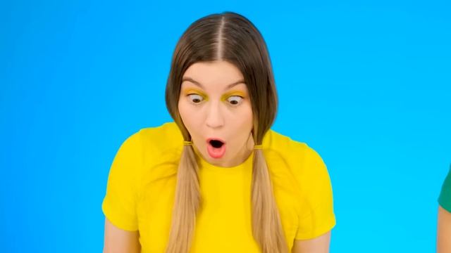 Красная еда vs Синяя еда Челлендж | Смешные Моменты с Fun Challenge смотреть онлайн