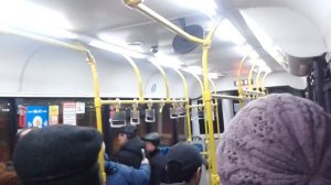 Мужик орет в автобусе