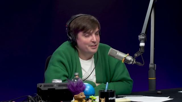 Trixie Mattel Explains Her Iconic Eye Makeup смотреть онлайн