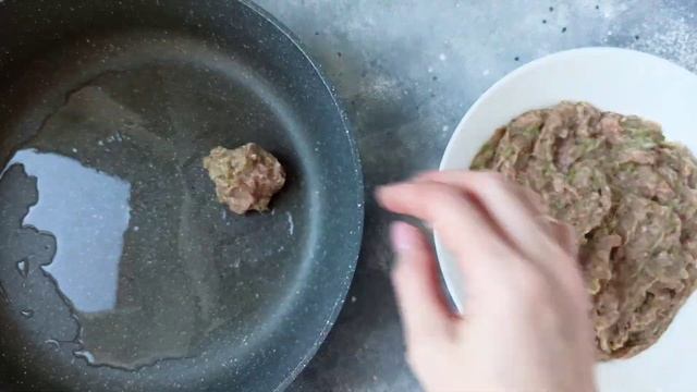 Елка из тефтелей со шротом расторопши, кабачком и сыром