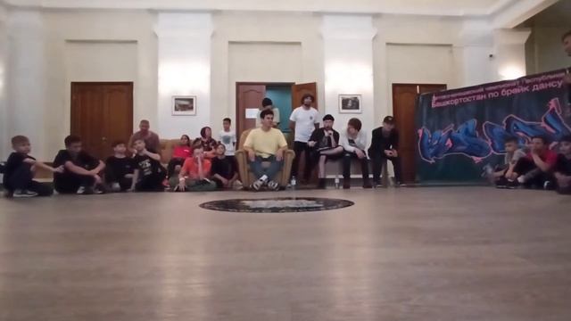 МОЛНИЯ vs ПАУК | 2-й круг 8-10 лет | Kids Day г. Ишимбай смотреть онлайн