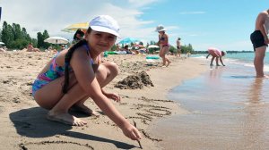 Купаемся и загораем на Иссык-Куле. Уроки китайского на песке. Отдых на Иссык-Куле, Чолпон-Ата.