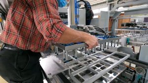 ILLIG RDK 90 Thermoformer with Dual Axis Part Removal System