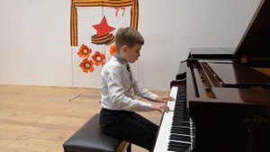 В. Коровицын "У ВЕЧНОГО ОГНЯ" Исполняет Чебагин Тихон