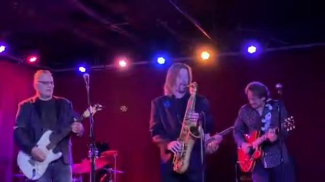 T Bone Shuffle. Peter V Blues Train смотреть онлайн