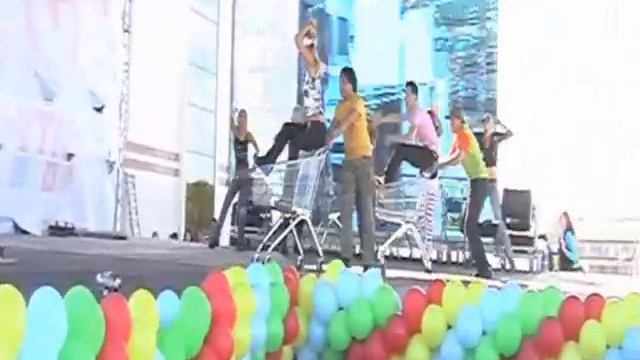 Танец с тележками смотреть онлайн